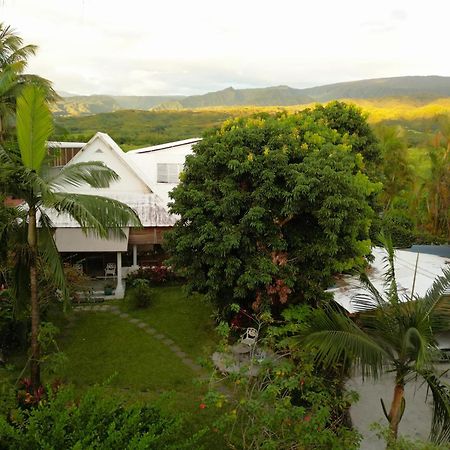 Le Medinilla Bed and Breakfast Bras-Panon Buitenkant foto