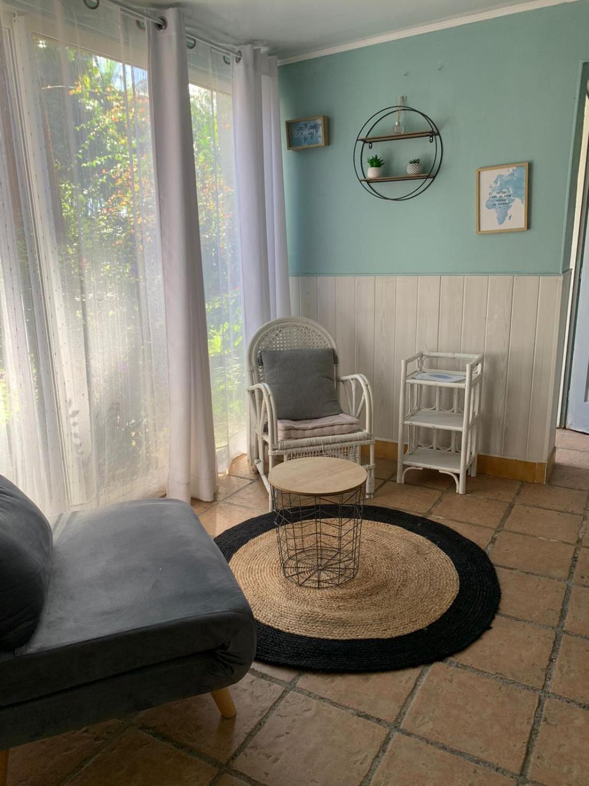 Le Medinilla Bed and Breakfast Bras-Panon Buitenkant foto