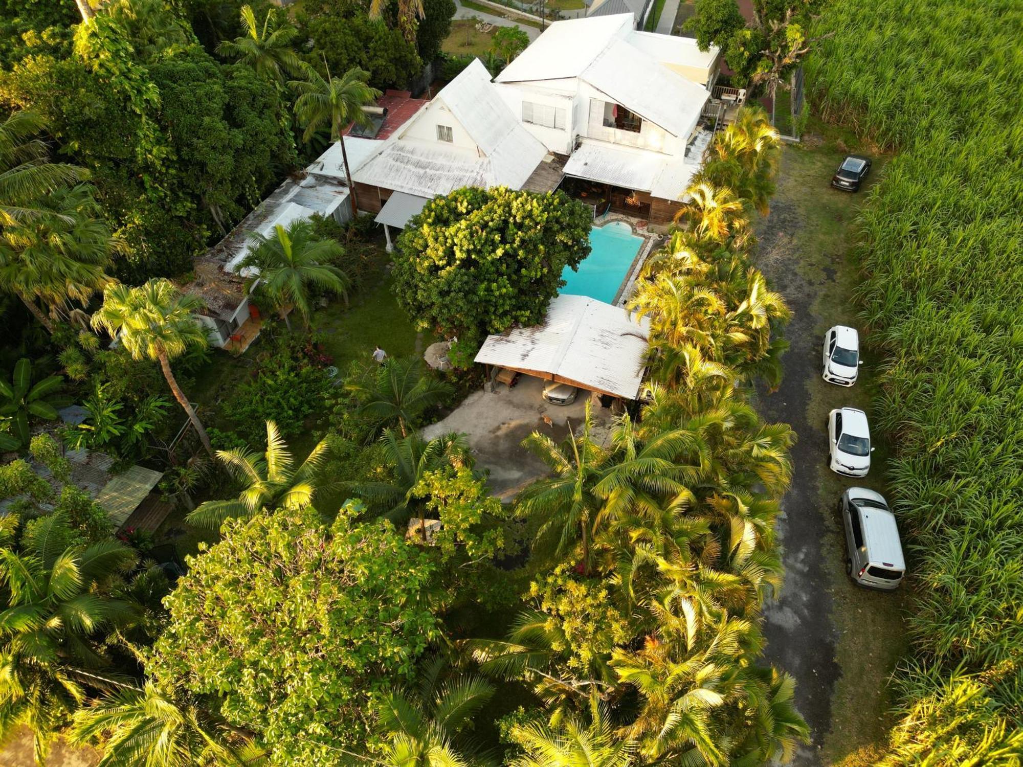 Le Medinilla Bed and Breakfast Bras-Panon Buitenkant foto